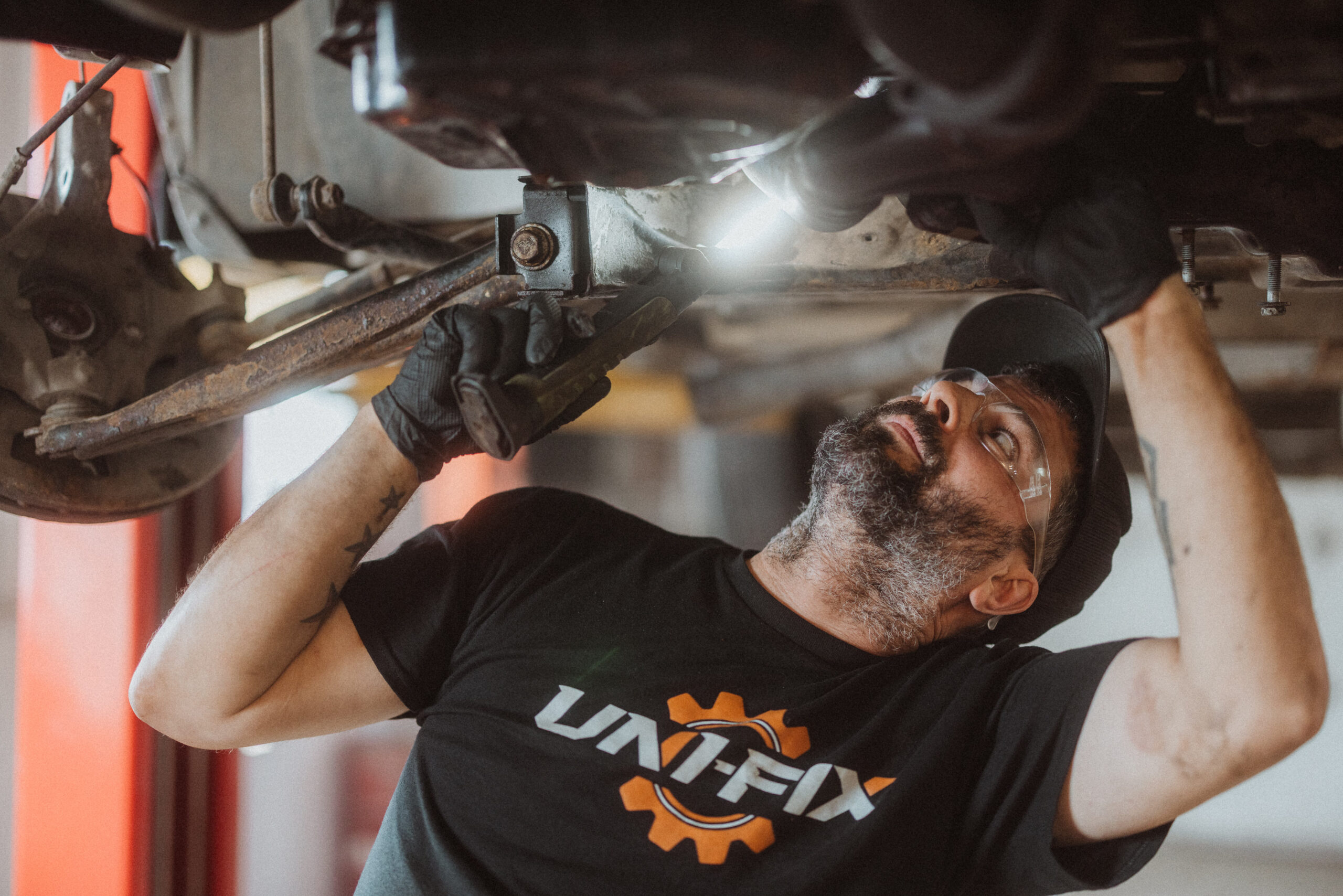 Intérieur du garage Uni-Fix à Québec